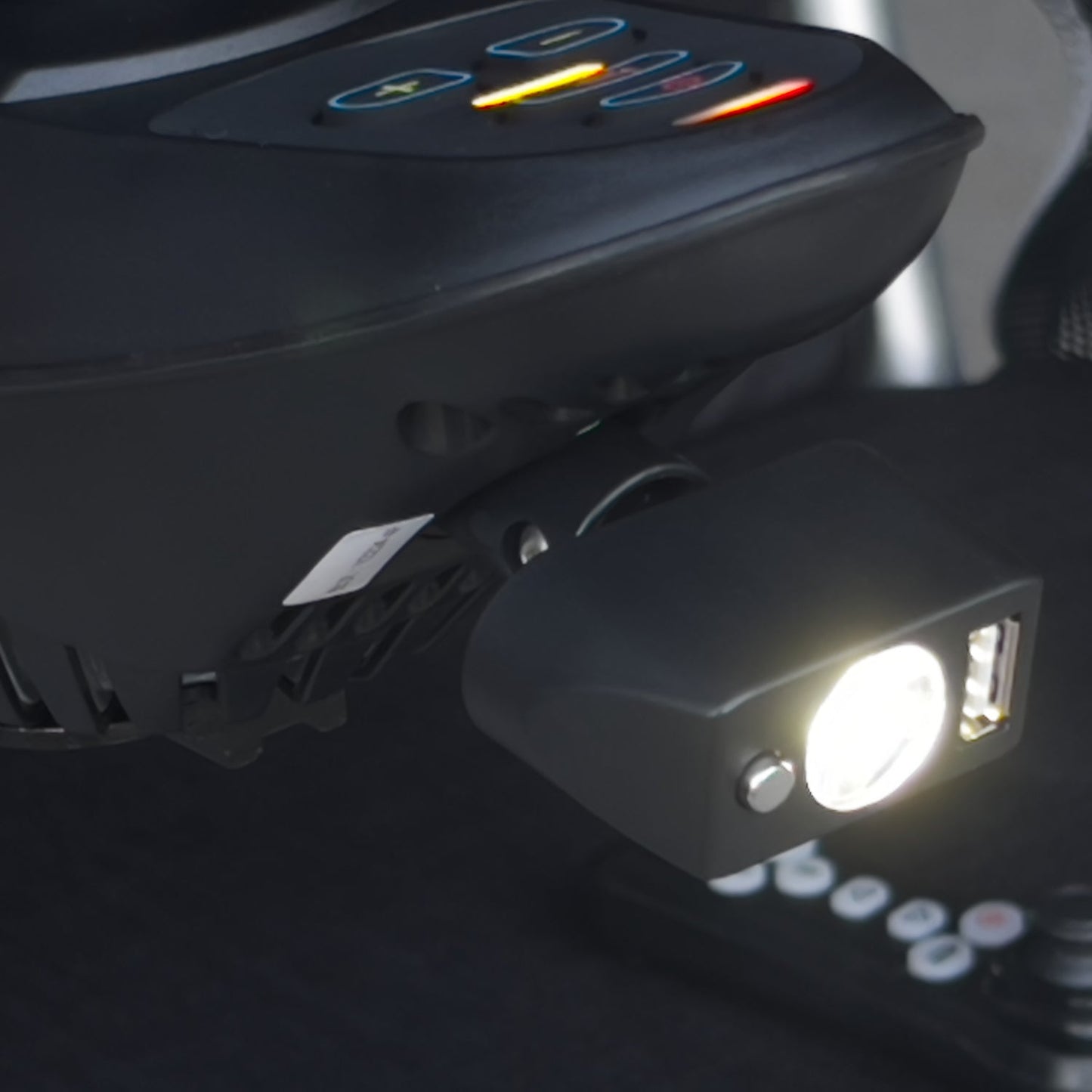 Linterna y cargador USB