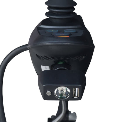 Linterna y cargador USB