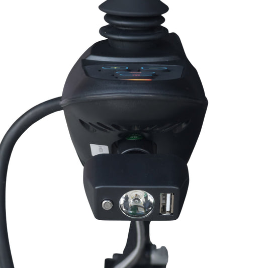 Linterna y cargador USB